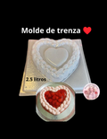 Molde de corazón con formas de trenza
